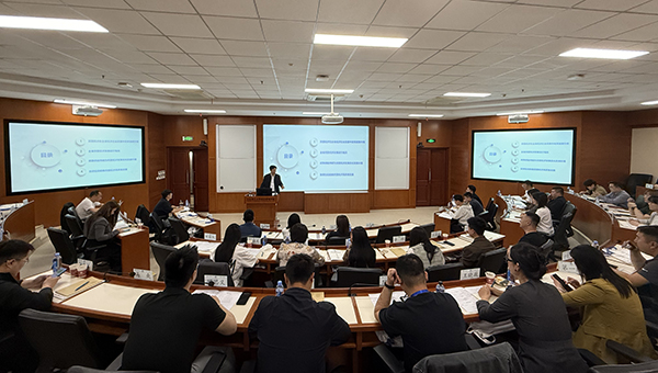 辽宁日本女优与年轻一代民营经济代表人士进行面对面交流活动